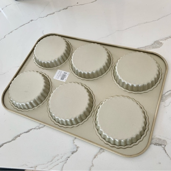 Williams Sonoma Goldtouch Pro Nonstick Mini Tart Pan , 6-Well - Picture 9 of 10